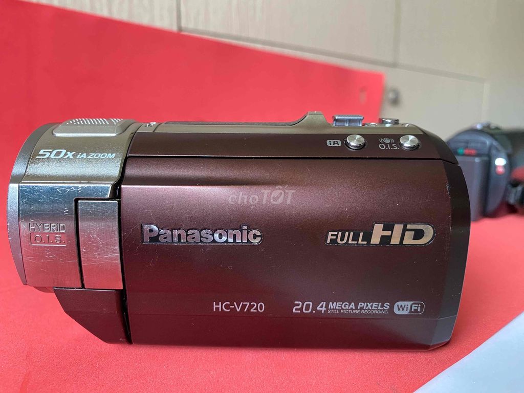 Máy quay Panasoniic HC-V720 Full HD 20.4 Mp.WIFI.