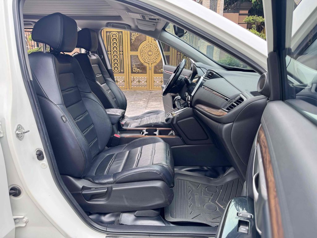 Bán Honda CR V 2018 L cao cấp hỗ trợ bank. Mua bán Ô tô tại Quận 3 Tp Hồ Chí Minh được đăng bởi Hoàng Gia Auto hình 8
