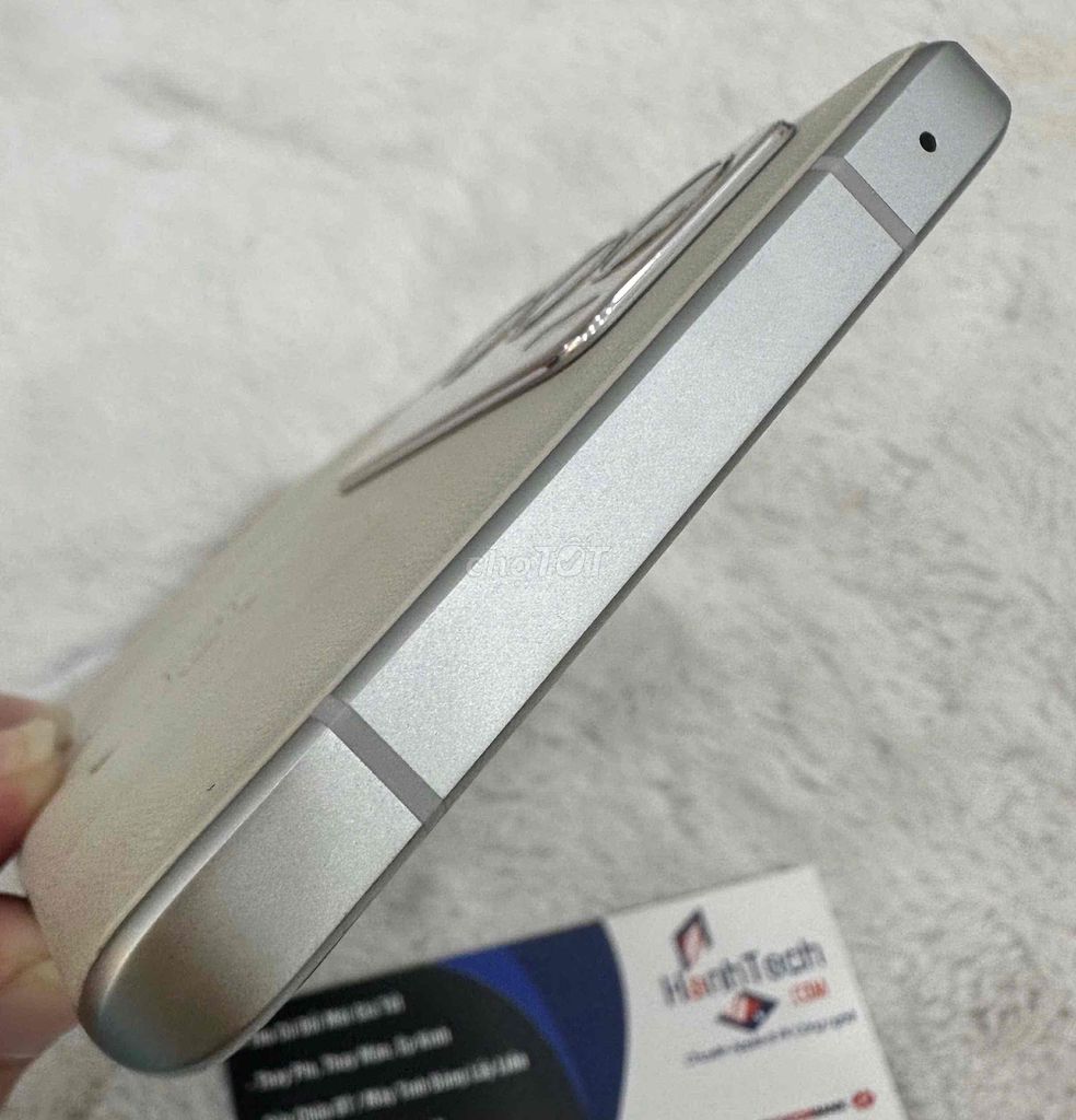 Realme GT Master Explorer 256GB Vàng. Mua bán Điện thoại tại Quận 3 Tp Hồ Chí Minh được đăng bởi Hạnh Tech hình 1