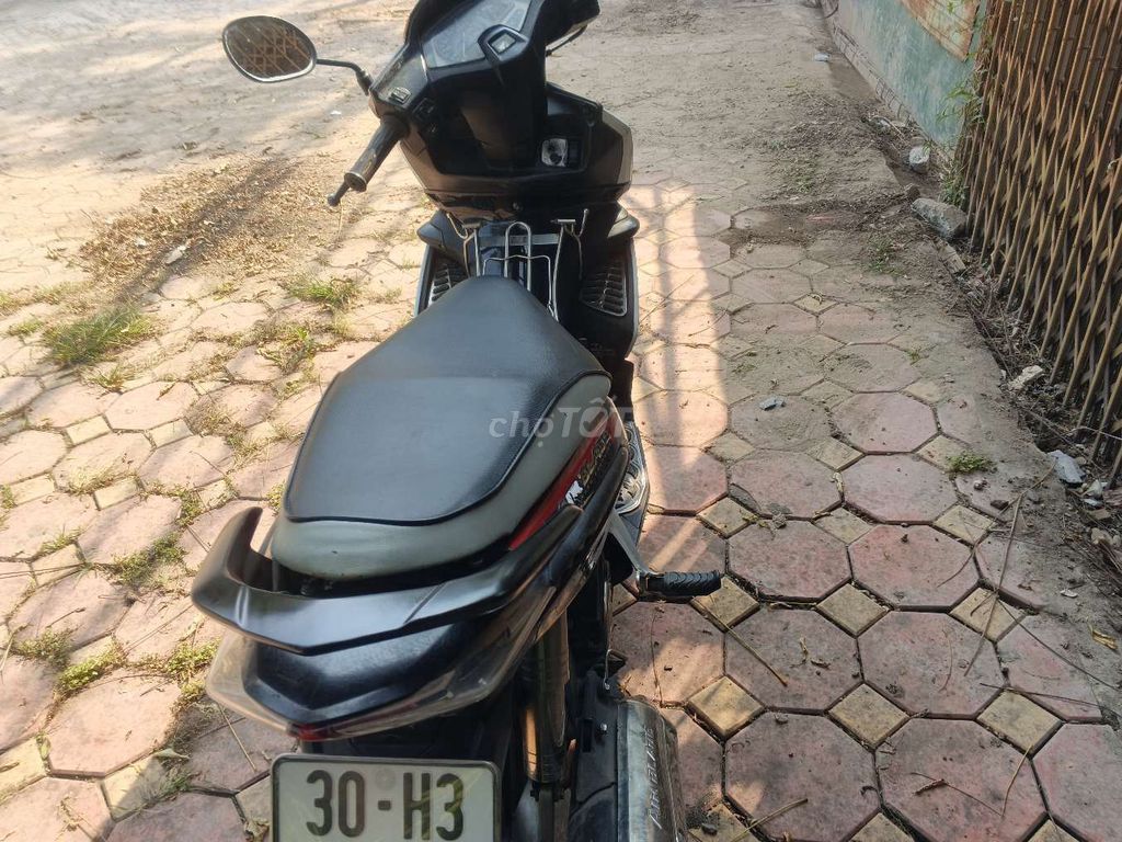 Honda Airblade Đen Trắng Đỏ ở hà nội. Mua bán Xe máy tại Huyện Sóc Sơn Hà Nội được đăng bởi phuong hình 2