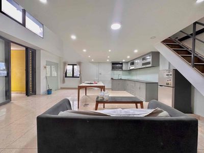 Rent · 2 bd · 100 м² · Quận Phú Nhuận, ул. Lê Văn Sỹ
