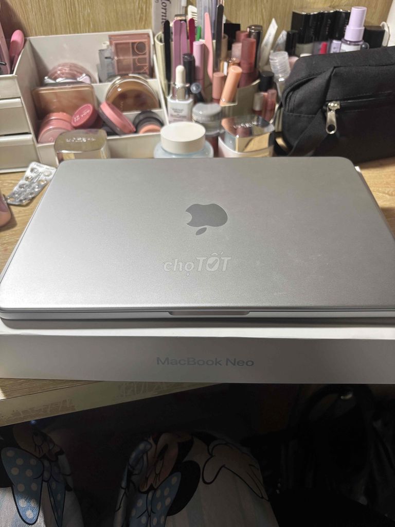 Apple MacBook Neo 512GB Bạc còn bảo hành. Mua bán Laptop tại Quận Hoàng Mai Hà Nội được đăng bởi Trần Hồng ngọc hình 1