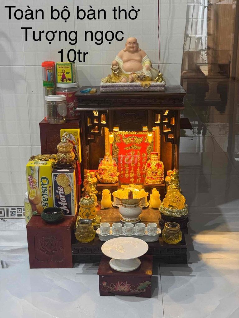 Bàn thờ Ngọc Truyền thống Nâu, vàng. Mua bán Nội thất, đồ gia dụng khác tại Thành phố Mỹ Tho Tiền Giang được đăng bởi Trần Phước Sang hình 1