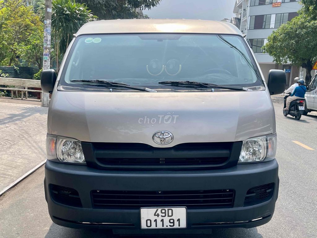 Toyota Hiace 2006 - 1234 km