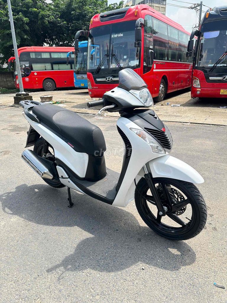 Honda SHi 150 2012 Trắng. Mua bán Xe máy tại Quận 12 Tp Hồ Chí Minh được đăng bởi Cửa hàng Xe máy 380 hình 4