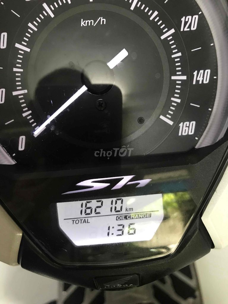 SH 2019 , đăng ký 2021 màu trắng camay khoá smacke. Mua bán Xe máy tại Quận 10 Tp Hồ Chí Minh được đăng bởi Chi hình 4