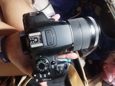 Canon 700D + lens kit 18-55 cũ 99% còn bh 6 tháng
