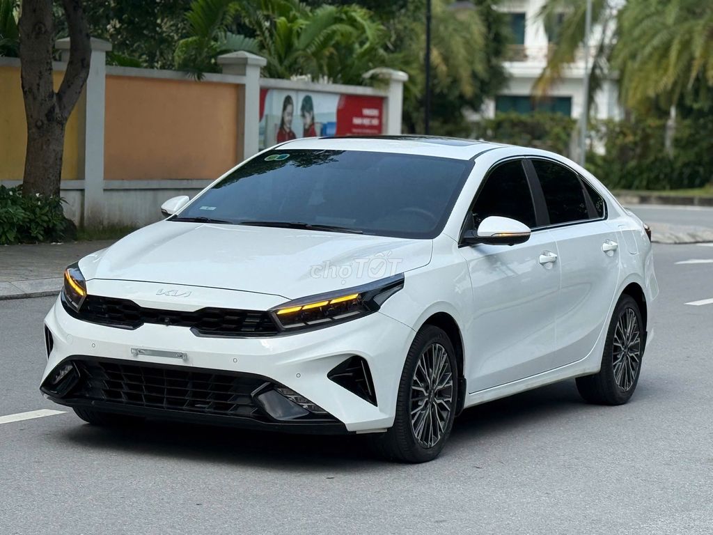 Kia K3 2.0 Premium 2021 trắng, 27.000 km. Mua bán Ô tô tại Quận Long Biên Hà Nội được đăng bởi PHÚC LÂM  AUTO hình 2