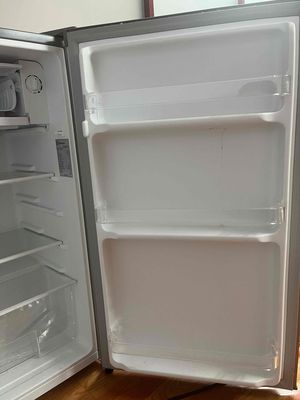 Tủ lạnh mini Electrolux bạc 92l EUM0900SA