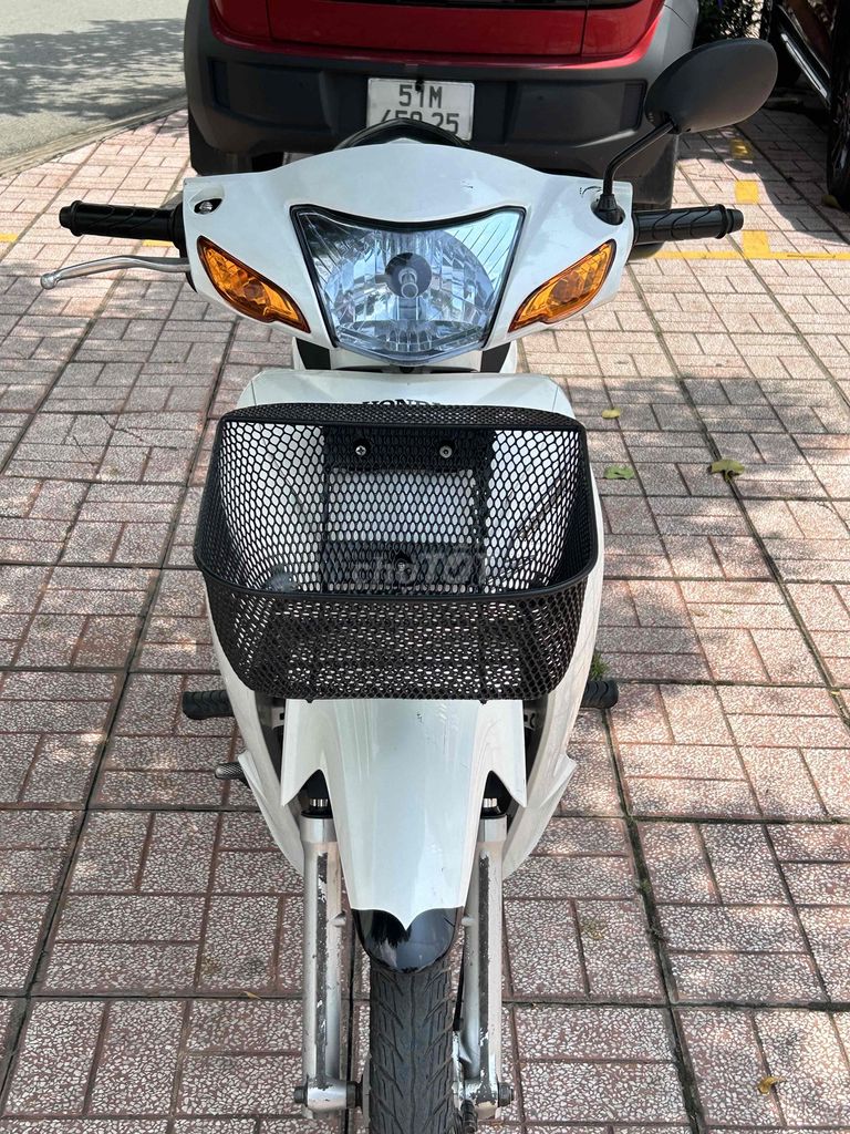 Honda Wave A 110 2018, госномер Хошимина, документы владельца, родной тихий двигатель