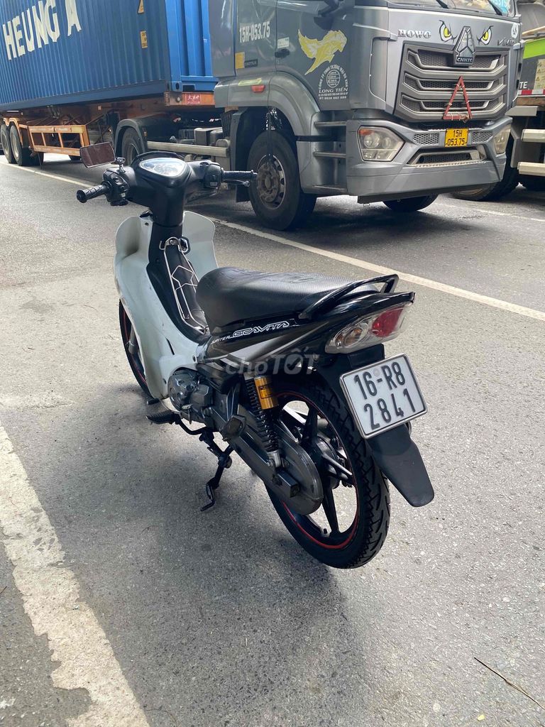 Yamaha Jupiter Gravita Trắng đen