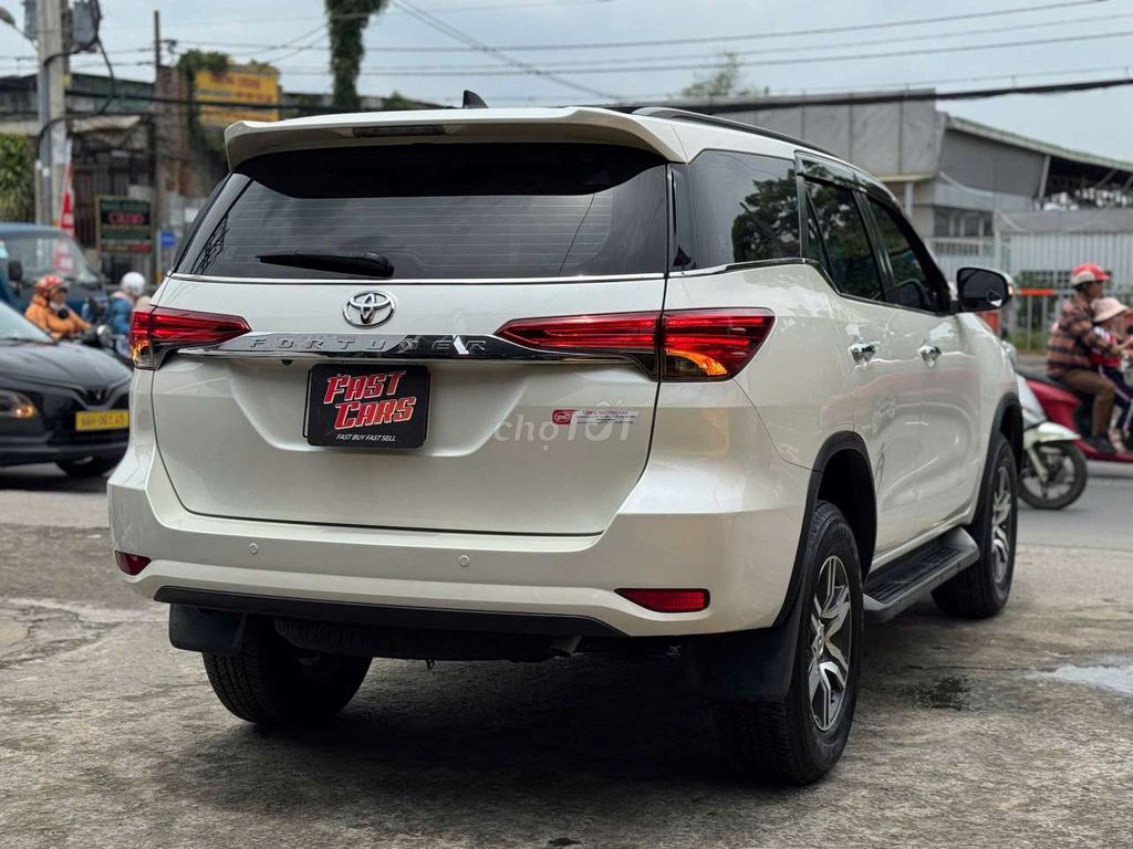 Toyota Fortuner 2017 2.7V 4x2, màu trắng,43.000 km. Mua bán Ô tô tại Quận Bình Tân Tp Hồ Chí Minh được đăng bởi Son Do hình 4