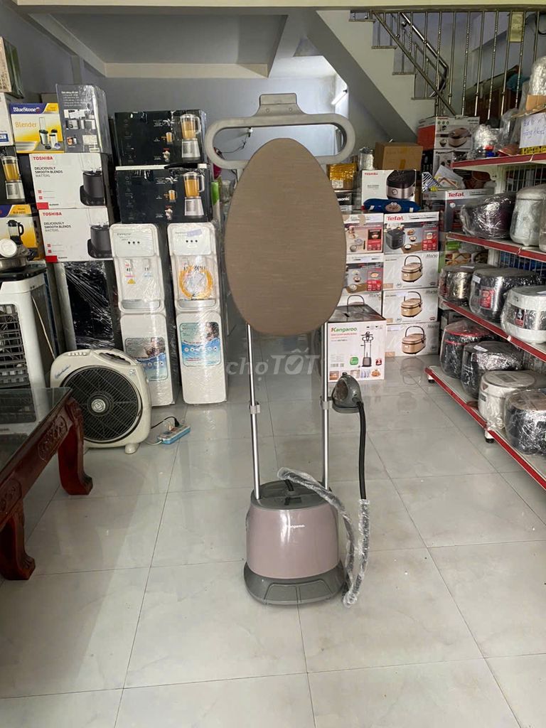 Bàn ủi hơi nước đứng Kangaroo KG-75B11 cs 2180w