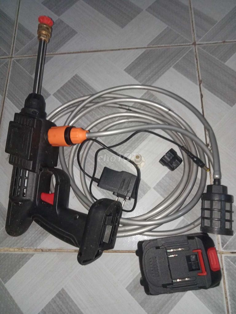 Bán máy sửa xe, vệ sinh, tưới cây 150k