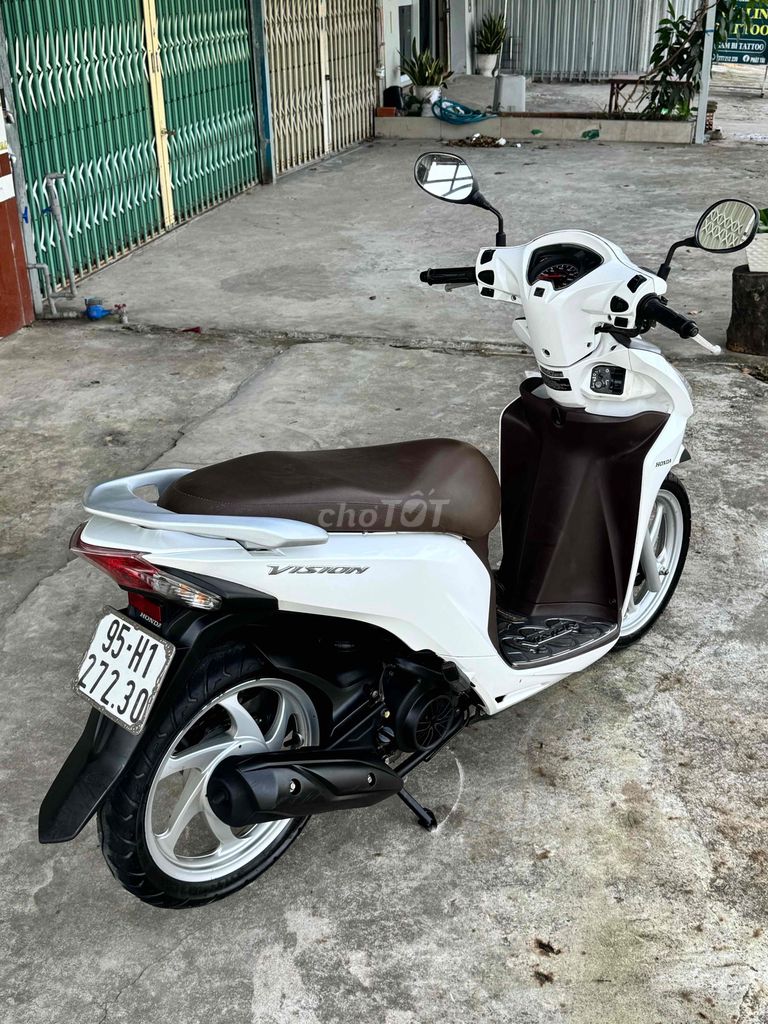 Honda Vision 2017 màu Trắng. Mua bán Xe máy tại Huyện Thới Lai Cần Thơ được đăng bởi XE MÁY QUAN QUÂN hình 3