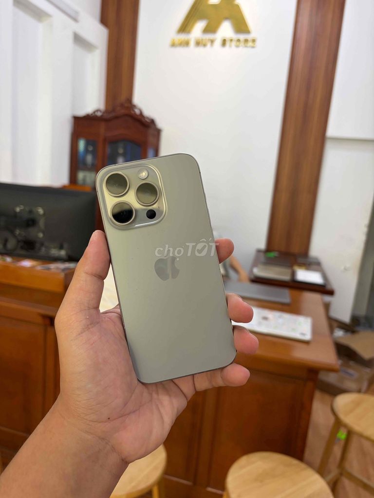 iPhone 15 Pro 256Gb Titan tự nhiên ddejp 99% 🤩🤩. Mua bán Điện thoại tại Quận Ninh Kiều Cần Thơ được đăng bởi ĐIỆN THOẠI LAPTOP ANH HUY hình 1