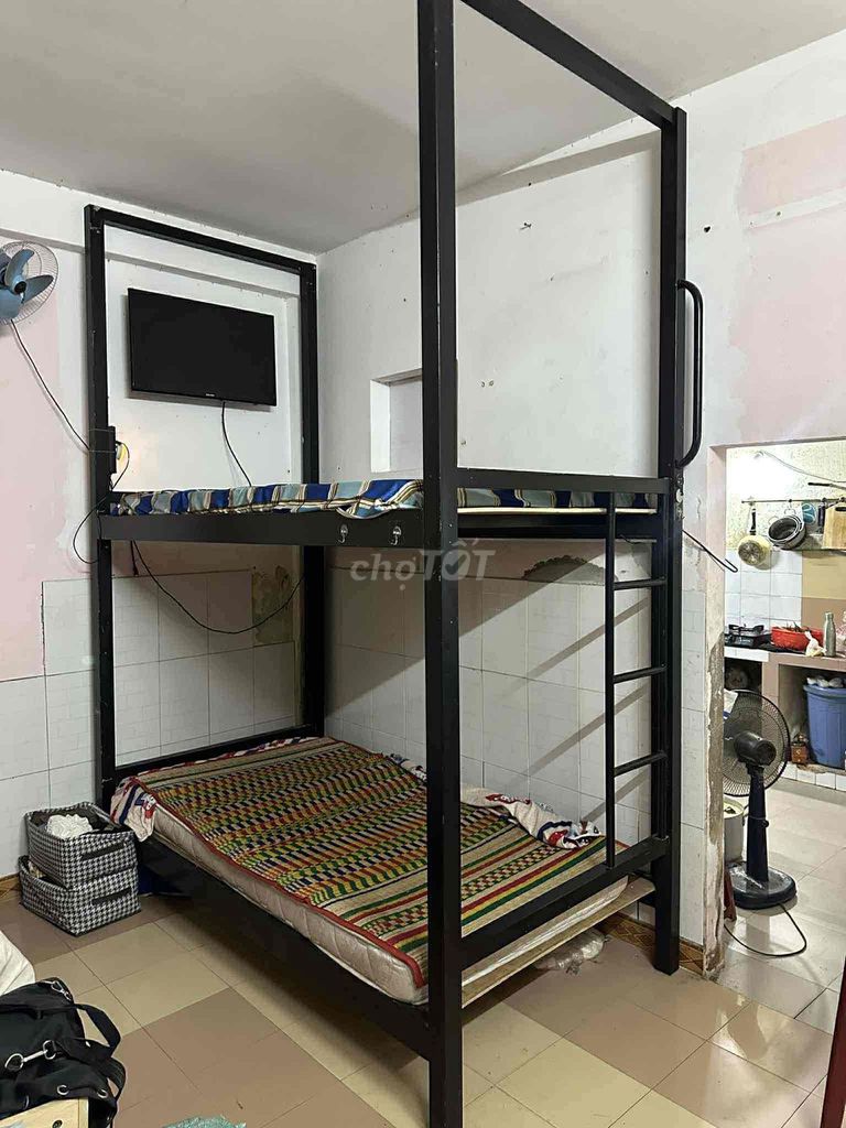 Giường tầng sắt 1m2 màu Đen. Mua bán Giường, chăn ga gối nệm tại Quận Cẩm Lệ Đà Nẵng được đăng bởi mr tân hình 1