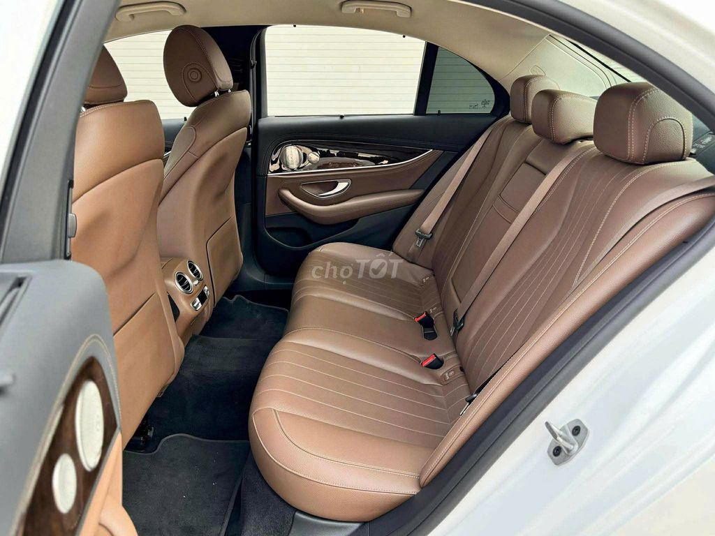 Mercedes Benz 2022 E200 Exclusive - 30000 km. Mua bán Ô tô tại Quận Thanh Xuân Hà Nội được đăng bởi Nguyễn Tuấn Hoàng hình 7