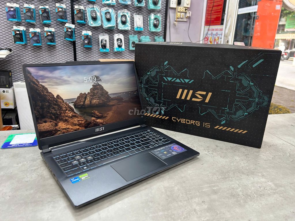 MSI Cyborg 15 i5 12450H Ram 16 RTX 3050 BH 09/2026