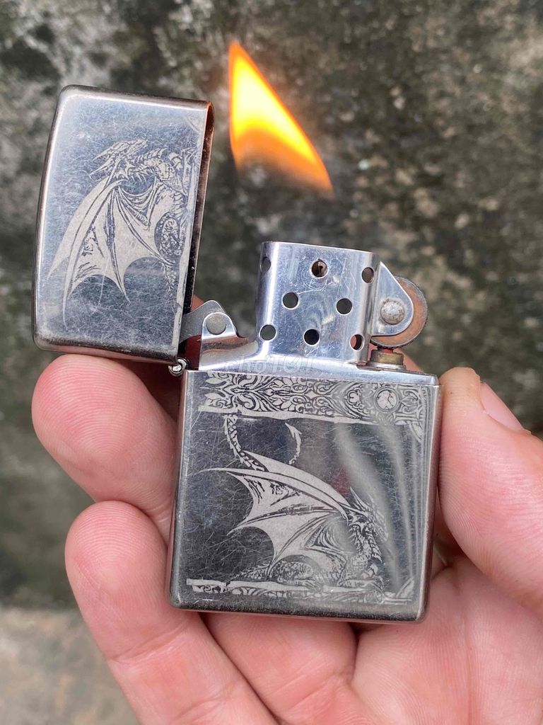 Zippo Mỹ chuẩn đít lõm đời 2017 vỏ ruột trùng