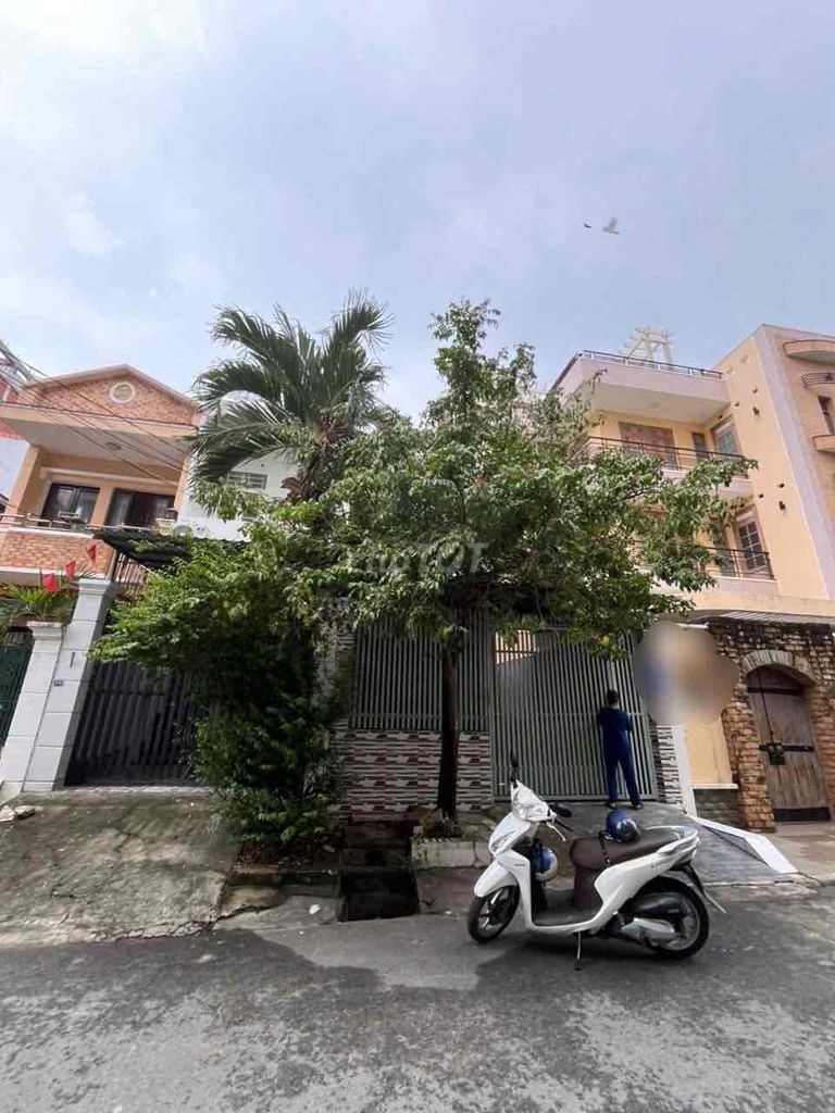 Аренда · 5 комн. · 126 м² · Quận 7, ул. Đường Lâm Văn Bền