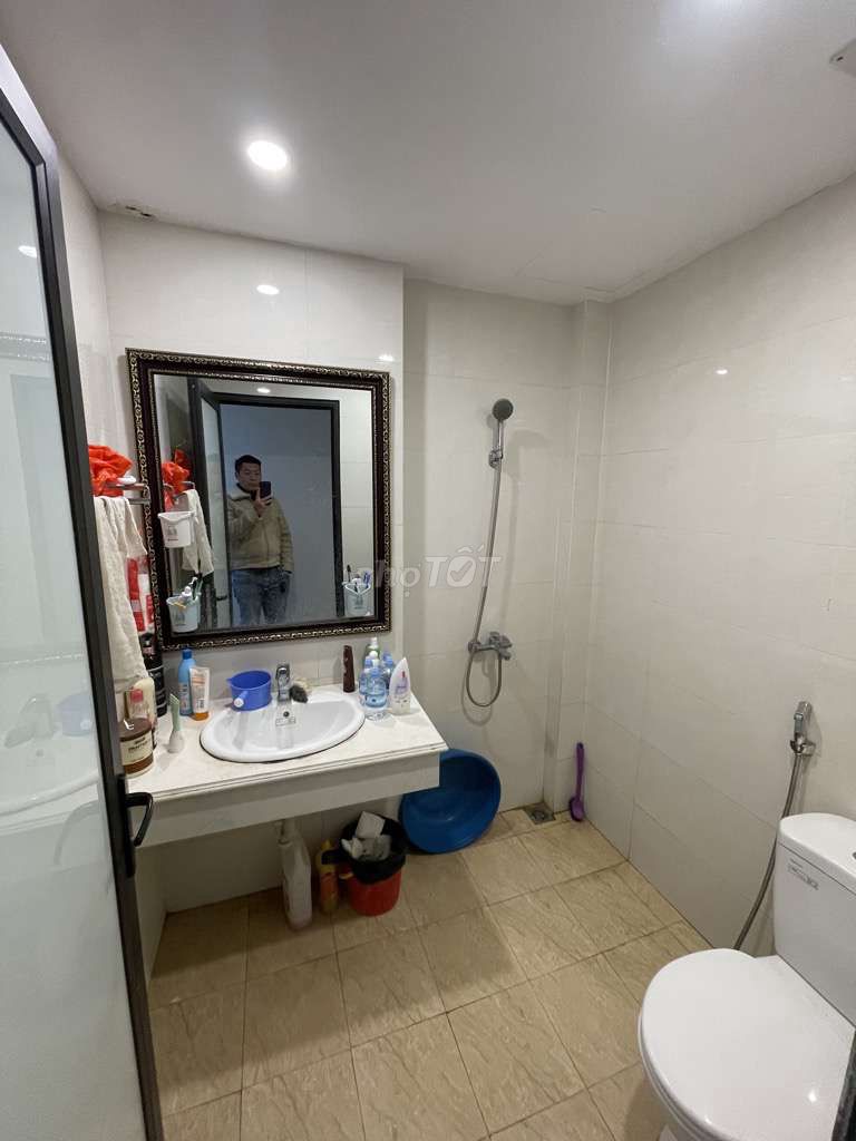 Nhà rẻ nhất quận long biên ở bát khối 32m 3 tầng xe tô 16 chỗ qua nhà. Mua bán nhà ở tại Quận Long Biên Hà Nội được đăng bởi Hoàng Văn Độ hình 2