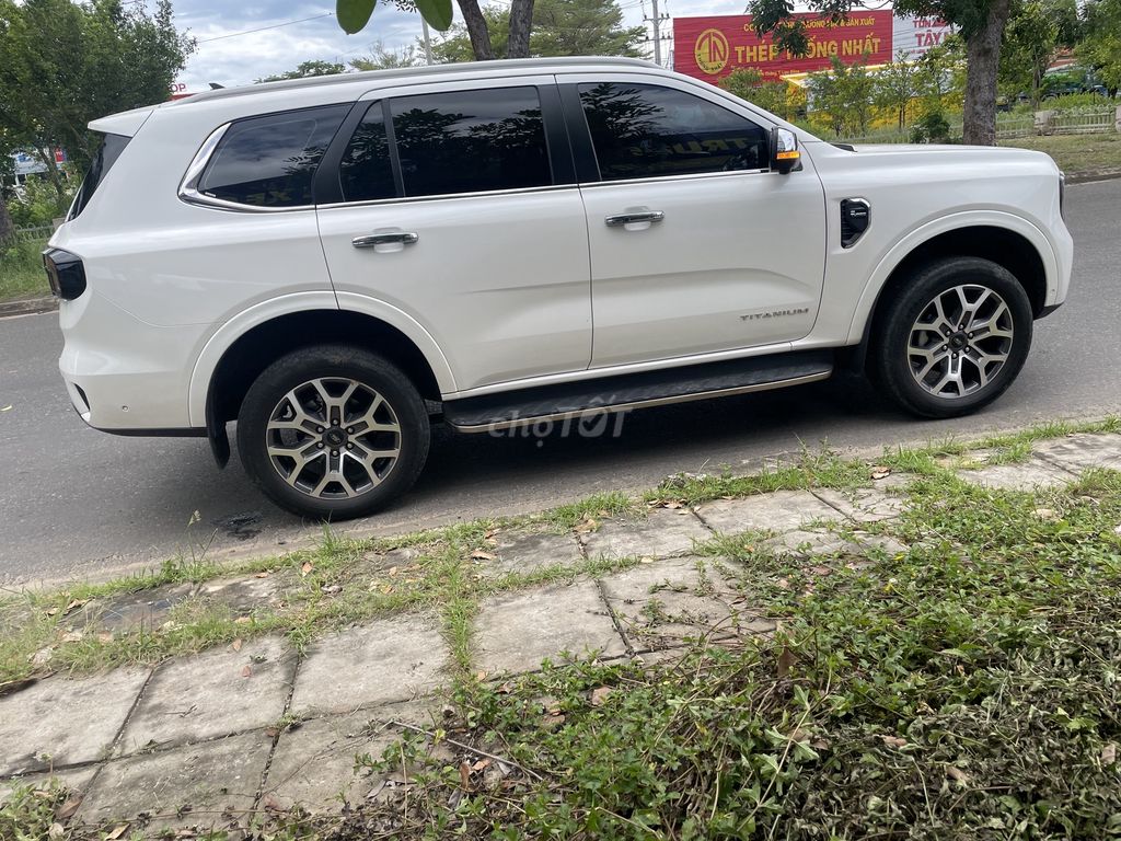Ford Everest 2023 Titanium+ 2.0 AT 4x4 - 35000 km. Mua bán Ô tô tại Thành phố Phan Thiết Bình Thuận được đăng bởi Nhựt hình 8