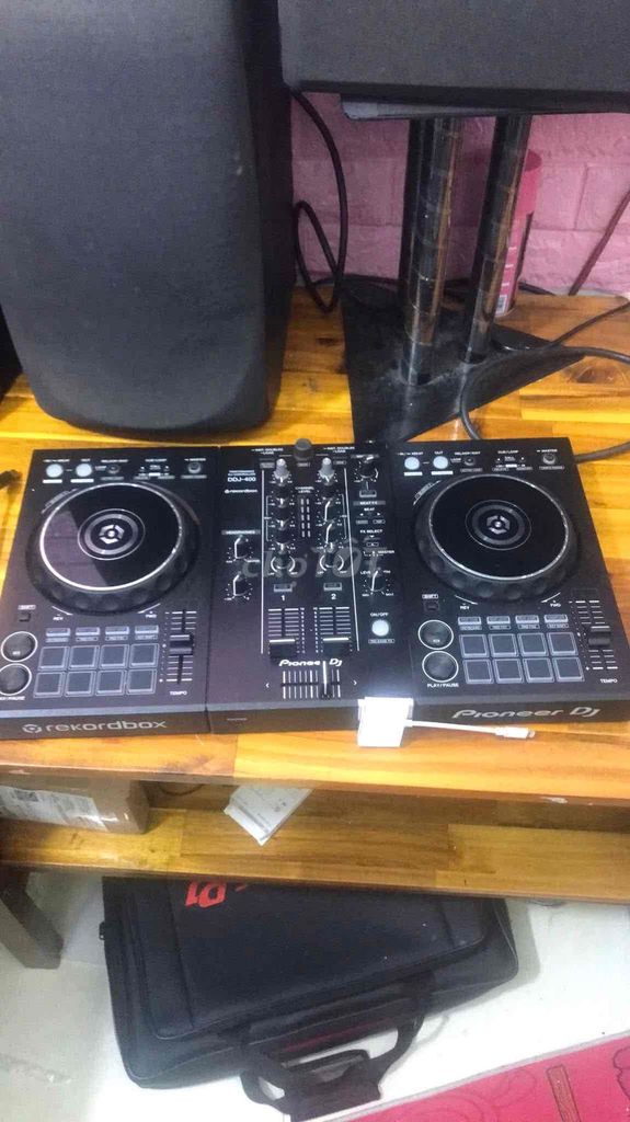 Bộ điều khiển DJ Pioneer DDJ-200 Đen. Mua bán Nhạc cụ tại Huyện Đầm Dơi Cà Mau được đăng bởi Thiết Bị điện tử đồ gia dụng hình 1