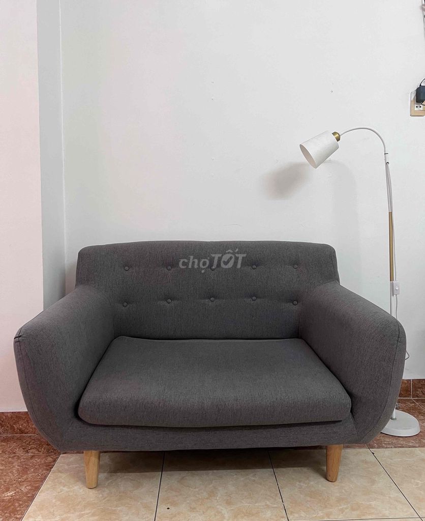 Ghế sofa mini 1m2 màu xám. Mua bán Bàn ghế tại Quận 4 Tp Hồ Chí Minh được đăng bởi Ngân Nguyễn hình 1