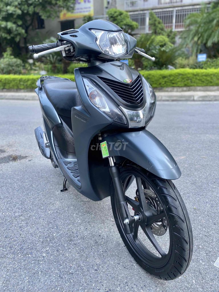 Honda Vision sport 2022!! cá tính chạy lướt. Mua bán Xe máy tại Quận Hoàng Mai Hà Nội được đăng bởi Xe Máy Quân Oanh  hình 3