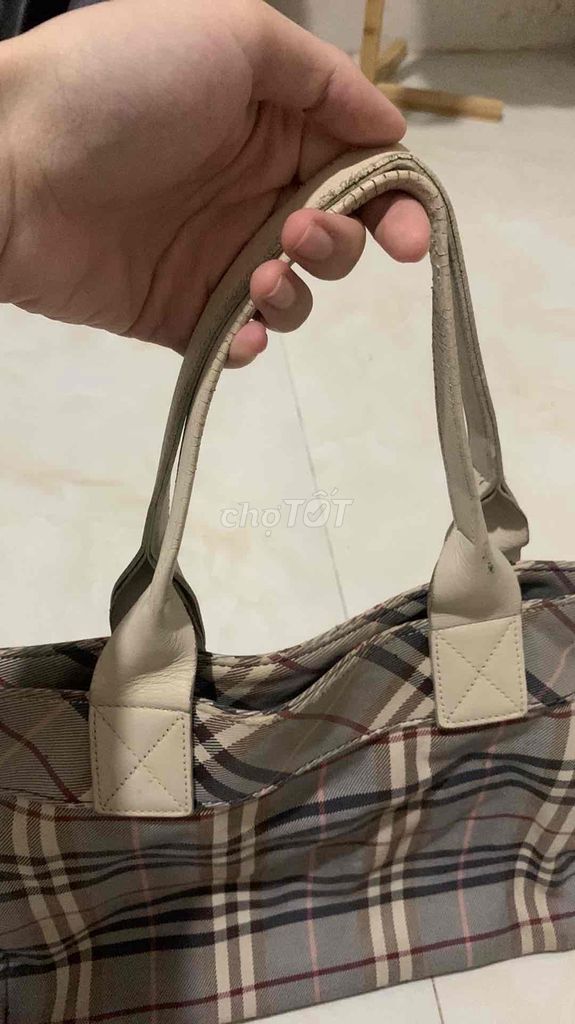 Túi Burberry Auth cond 8.5 không lỗi