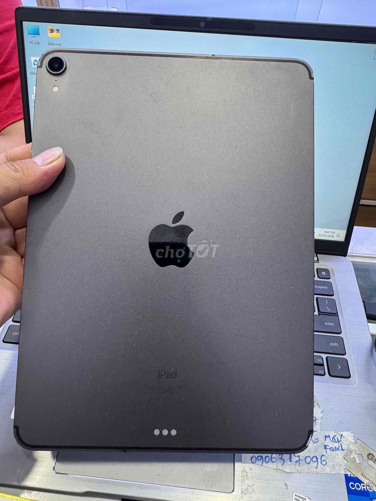 Apple iPad Pro 11 inch 256GB Wifi 5G Xám 98%. Mua bán Máy tính bảng tại Quận 6 Tp Hồ Chí Minh được đăng bởi QUỐC THIÊN BÁN GÓP 0 ĐỒNG  hình 1