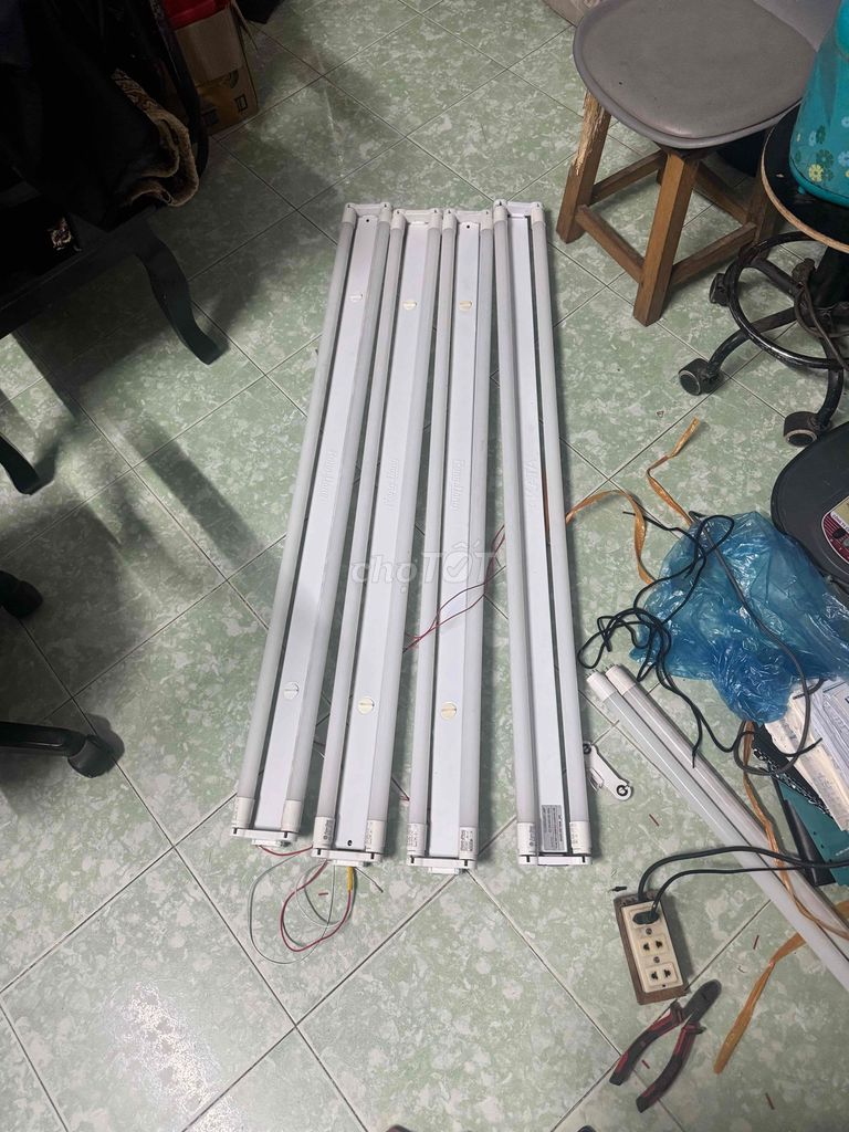 Đèn tuýp LED trắng Như mới. Mua bán Đèn tại Quận Thanh Xuân Hà Nội được đăng bởi Hưng hình 1