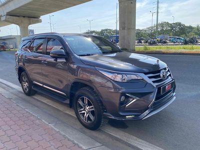 Toyota Fortuner 2018 dầu số sàn, giá thương lượng