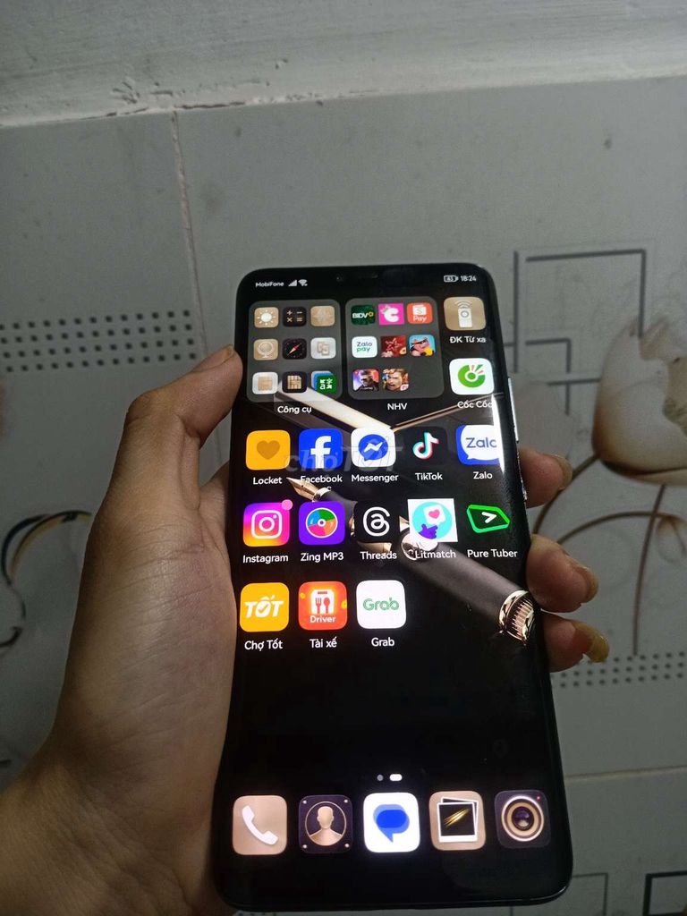 Huawei Mate 20 Pro 8/128GB Đen. Mua bán Điện thoại tại Quận 12 Tp Hồ Chí Minh được đăng bởi Nguyễn Hoàng  hình 1
