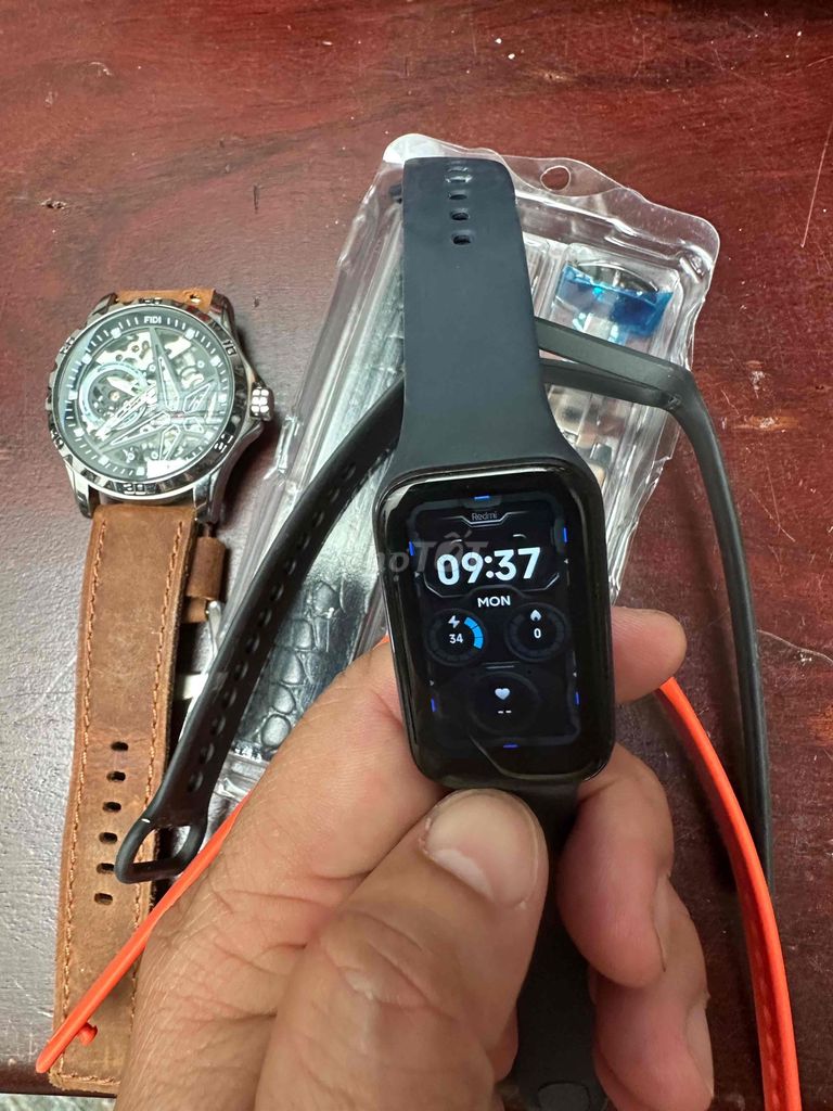 Đồng hồ thông minh và đồng hồ cơ như hình.. Mua bán Thiết bị đeo thông minh tại Thành phố Buôn Ma Thuột Đắk Lắk được đăng bởi PD Cung hình 1