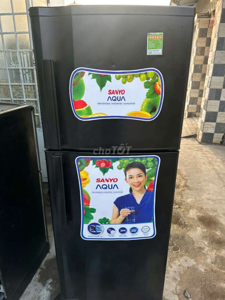 Tủ lạnh Sanyo Aqua 240 lít Đen. Mua bán Tủ lạnh tại Quận Ninh Kiều Cần Thơ được đăng bởi Hữu Nghị Mua Bán Mặt Hàng Điện Lạnh hình 1