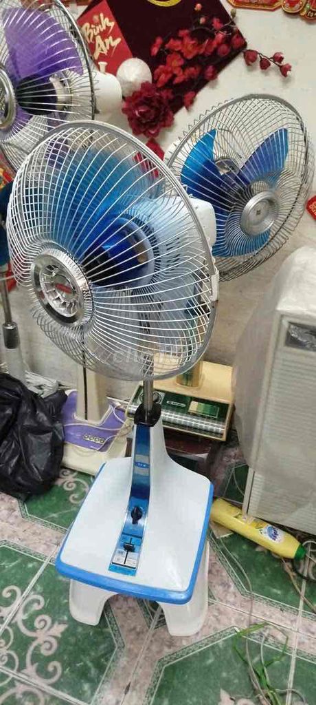 Quạt điện Hitachi nhựa Trắng Xanh. Mua bán Quạt tại Huyện Gia Lâm Hà Nội được đăng bởi Trần Thanh Thủy hình 1