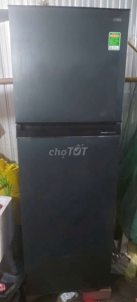 Tủ lạnh Toshiba 253L Đen. Mua bán Tủ lạnh tại Huyện Châu Thành Kiên Giang được đăng bởi Phan Quốc Huy hình 1