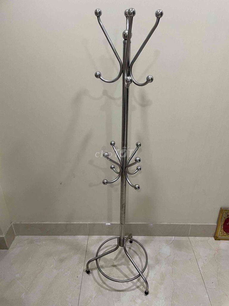 Cây mắc treo quần áo. Mua bán Nội thất, đồ gia dụng khác tại Quận Bình Thạnh Tp Hồ Chí Minh được đăng bởi NGUYỄN VĂN HÀO hình 1