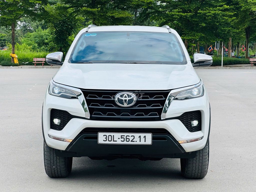 Toyota Fortuner 2021 2.4G máy dầu 7 chỗ Form mới. Mua bán Ô tô tại Quận Thanh Xuân Hà Nội được đăng bởi Vạn Phát  Auto hình 2