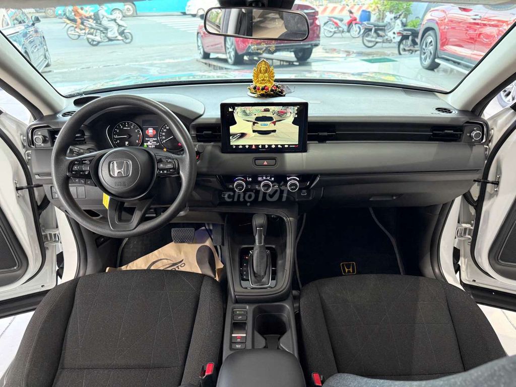 Honda HRV G Sensing 2023, odo 3v8km, hỗ trợ góp.. Mua bán Ô tô tại Thành phố Thủ Đức Tp Hồ Chí Minh được đăng bởi Đức Hưng Siêu thị ô tô Thủ Đức hình 13