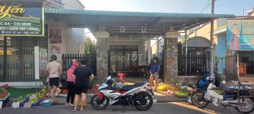 BÁN ĐẤT MT KINH DOANH CÓ SẴN NHÀ CẤP 4 TT CỦ CHI 514M2 GIÁ 850 TRIỆU