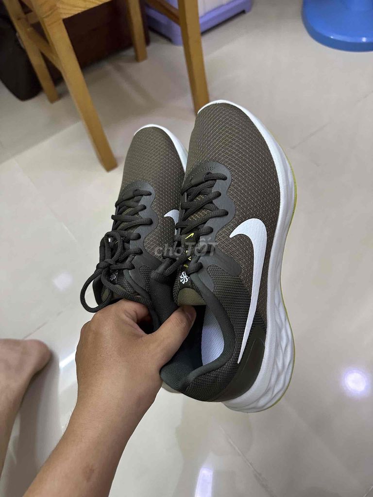 Giày Nike chính hãng Fullbox mới được tặng size 42