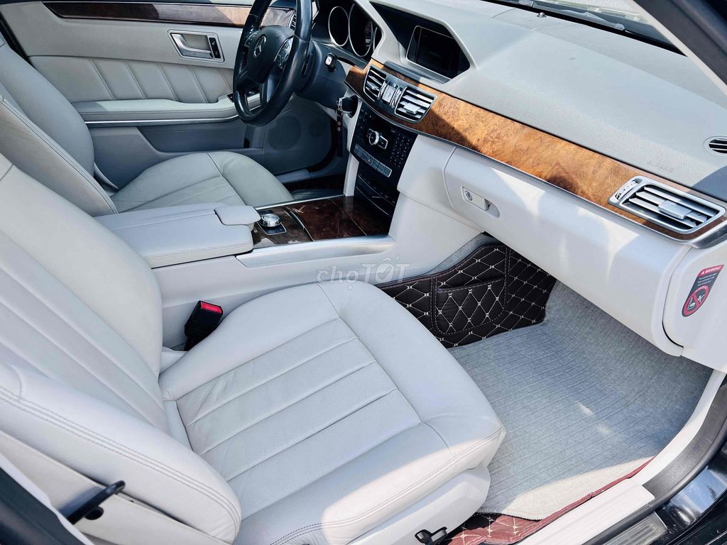 E200 60.000km HIẾM ĐẸP CỰC PHẨM. Mua bán Ô tô tại Quận Cầu Giấy Hà Nội được đăng bởi Nam HQ Auto hình 9