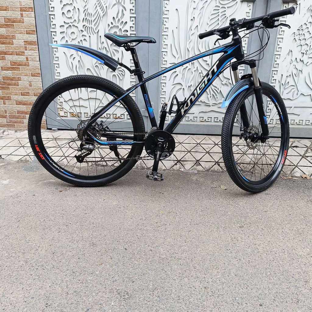 Xe đạp địa hình Knight khung nhôm Anh Quốc. Mua bán Xe đạp tại Thành phố Thủ Đức Tp Hồ Chí Minh được đăng bởi le bac hình 1