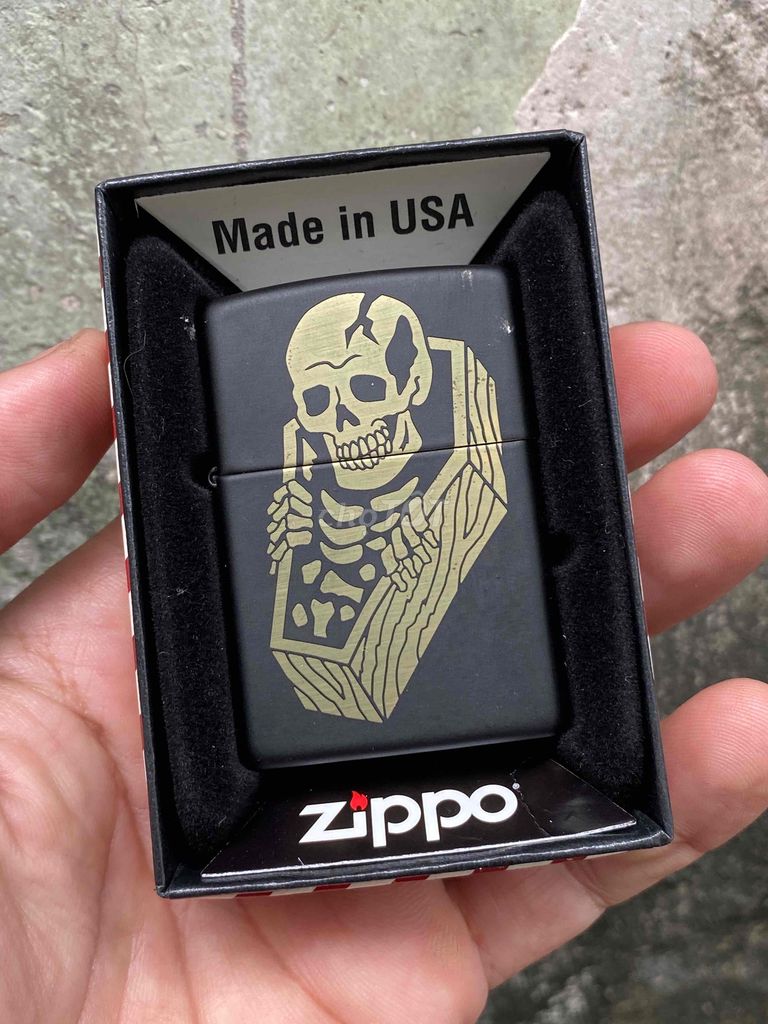 Zippo chuẩn Mỹ xách tay hàng new đời 202