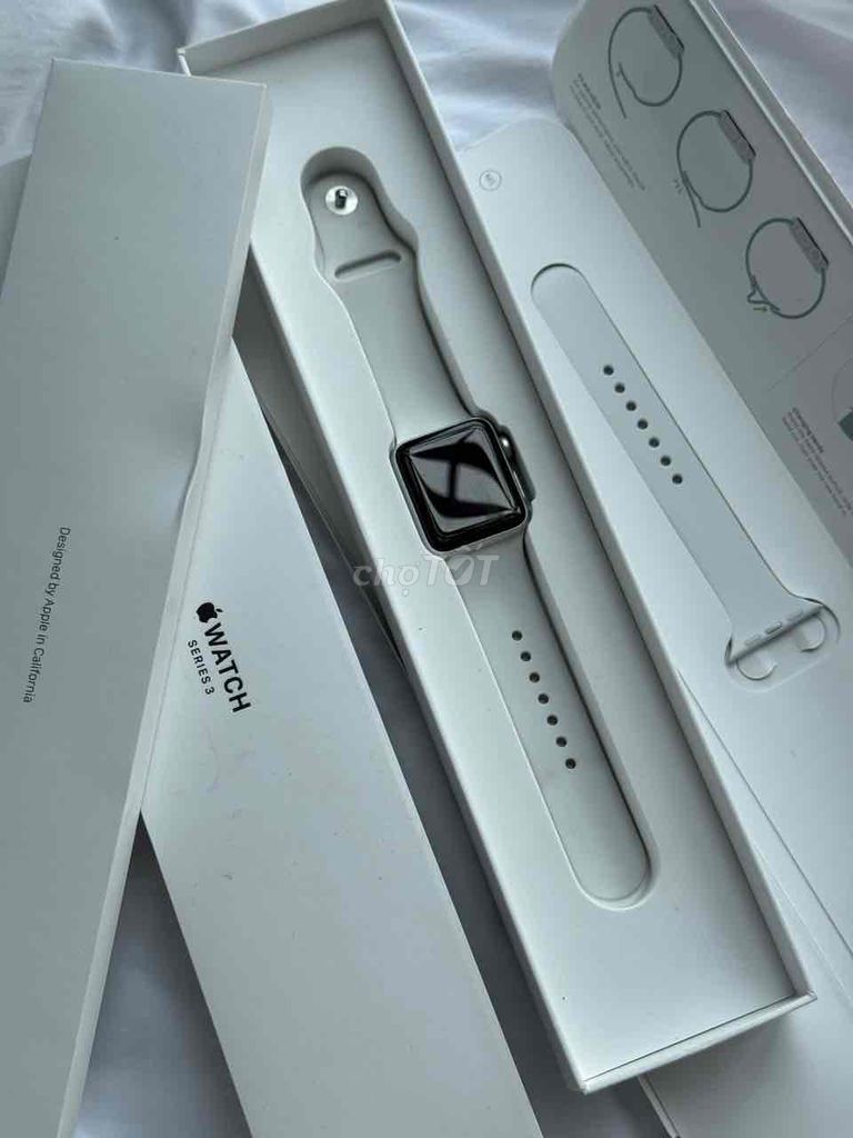 Apple Watch Series 3 mới cứng