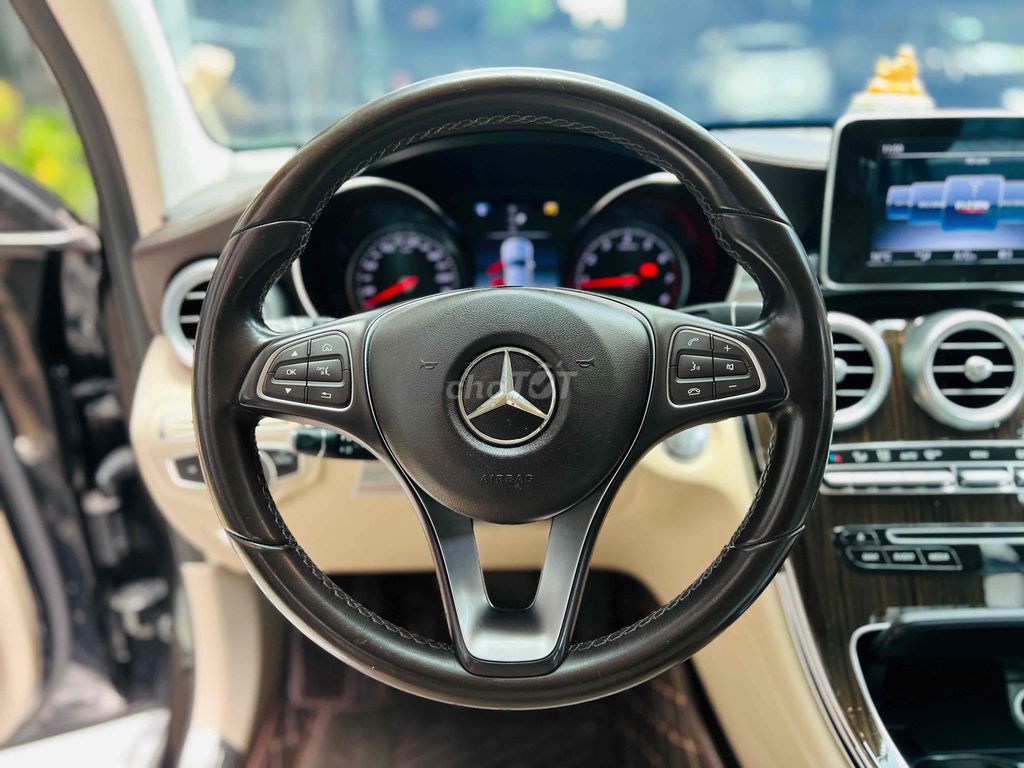 MER GLC200 2018 ĐEN KEM BẢO DƯỠNG FULL HÃNG. Mua bán Ô tô tại Thành phố Thủ Đức Tp Hồ Chí Minh được đăng bởi Phước An hình 10