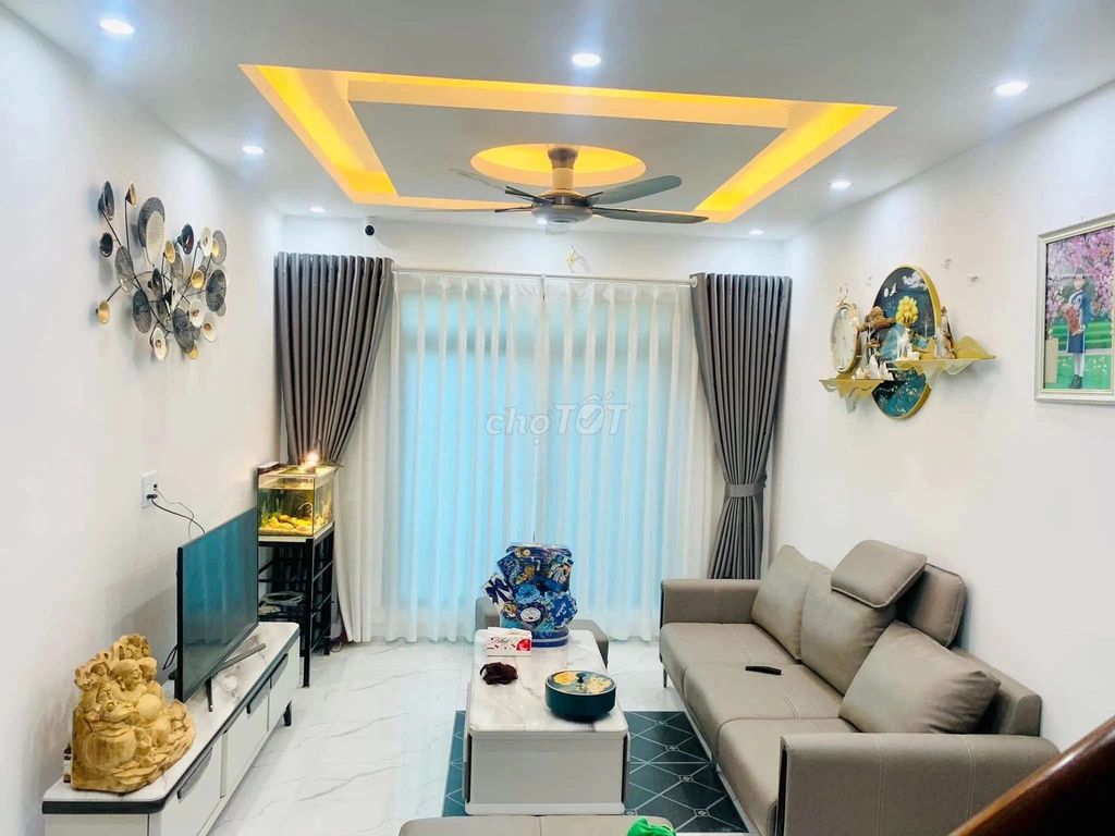 Bán nhà phố lạc Long Quân 77m2, xây 4 tầng sổ đỏ chính chủ. Mua bán nhà ở tại Quận Tây Hồ Hà Nội được đăng bởi Nguyễn Khoa hình 1